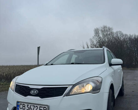Белый Киа Сид, объемом двигателя 1.58 л и пробегом 242 тыс. км за 7000 $, фото 9 на Automoto.ua