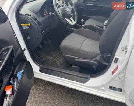 Белый Киа Сид, объемом двигателя 1.58 л и пробегом 242 тыс. км за 7000 $, фото 14 на Automoto.ua