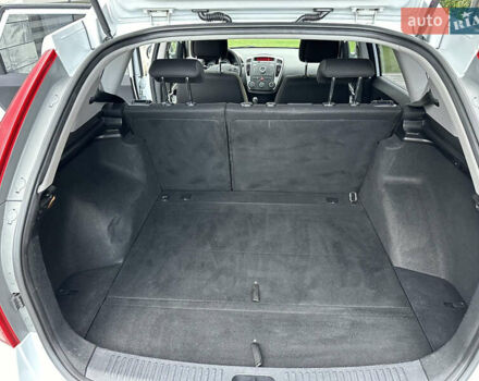 Белый Киа Сид, объемом двигателя 1.59 л и пробегом 175 тыс. км за 7200 $, фото 19 на Automoto.ua