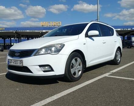 Білий Кіа Сід, об'ємом двигуна 1.58 л та пробігом 149 тис. км за 6800 $, фото 4 на Automoto.ua