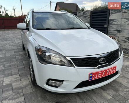 Белый Киа Сид, объемом двигателя 1.59 л и пробегом 175 тыс. км за 7200 $, фото 5 на Automoto.ua