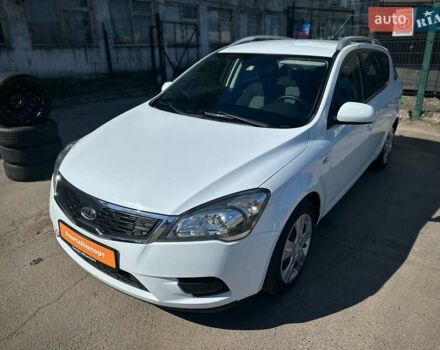 Білий Кіа Сід, об'ємом двигуна 1.6 л та пробігом 226 тис. км за 7950 $, фото 19 на Automoto.ua