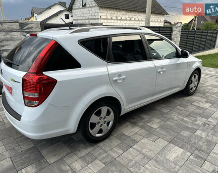 Белый Киа Сид, объемом двигателя 1.59 л и пробегом 175 тыс. км за 7200 $, фото 9 на Automoto.ua
