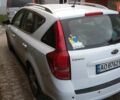 Белый Киа Сид, объемом двигателя 1.6 л и пробегом 300 тыс. км за 5900 $, фото 3 на Automoto.ua