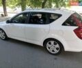 Белый Киа Сид, объемом двигателя 1.4 л и пробегом 240 тыс. км за 6350 $, фото 4 на Automoto.ua