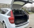 Белый Киа Сид, объемом двигателя 1.6 л и пробегом 300 тыс. км за 5500 $, фото 5 на Automoto.ua