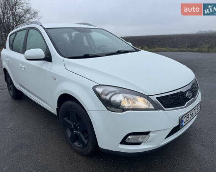 Белый Киа Сид, объемом двигателя 1.58 л и пробегом 242 тыс. км за 7000 $, фото 8 на Automoto.ua