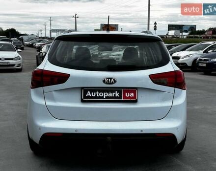 Білий Кіа Сід, об'ємом двигуна 1.6 л та пробігом 250 тис. км за 5590 $, фото 7 на Automoto.ua