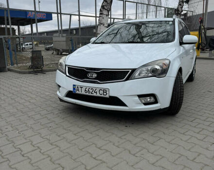 Белый Киа Сид, объемом двигателя 1.6 л и пробегом 277 тыс. км за 6800 $, фото 5 на Automoto.ua