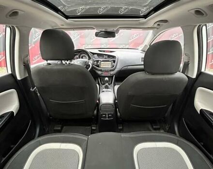 Білий Кіа Сід, об'ємом двигуна 1.6 л та пробігом 193 тис. км за 6600 $, фото 13 на Automoto.ua