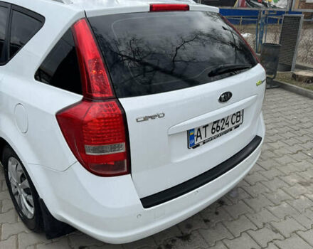 Белый Киа Сид, объемом двигателя 1.6 л и пробегом 277 тыс. км за 6800 $, фото 11 на Automoto.ua