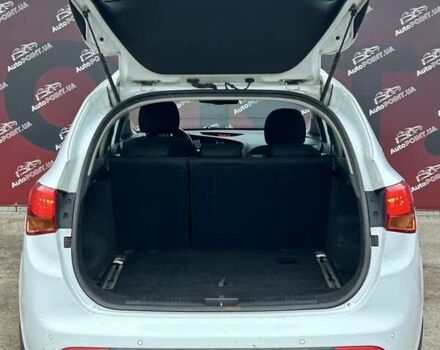 Білий Кіа Сід, об'ємом двигуна 1.6 л та пробігом 193 тис. км за 6600 $, фото 11 на Automoto.ua