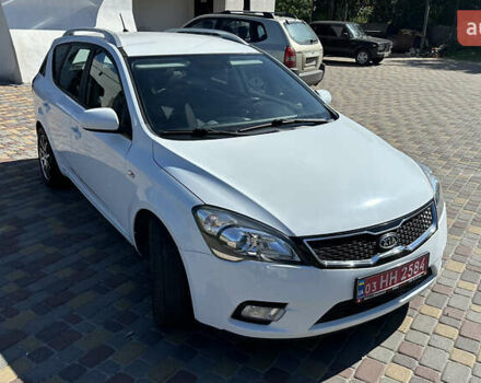 Белый Киа Сид, объемом двигателя 1.6 л и пробегом 215 тыс. км за 7990 $, фото 14 на Automoto.ua