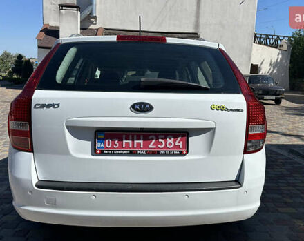 Белый Киа Сид, объемом двигателя 1.6 л и пробегом 215 тыс. км за 7990 $, фото 8 на Automoto.ua