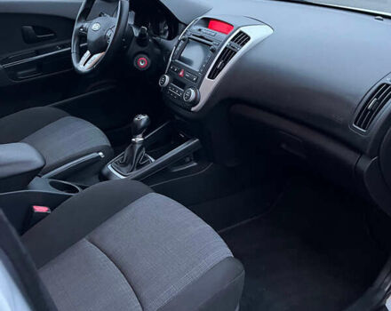 Білий Кіа Сід, об'ємом двигуна 1.4 л та пробігом 143 тис. км за 6700 $, фото 10 на Automoto.ua