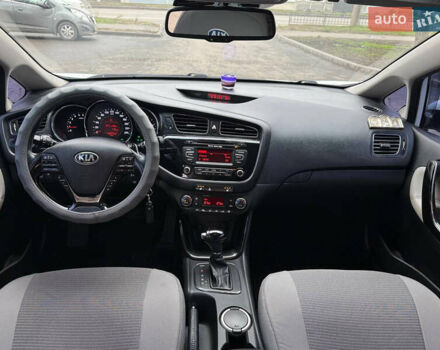Білий Кіа Сід, об'ємом двигуна 1.6 л та пробігом 124 тис. км за 11500 $, фото 20 на Automoto.ua