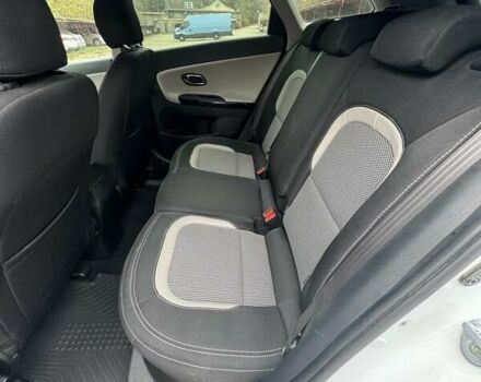 Білий Кіа Сід, об'ємом двигуна 1.6 л та пробігом 140 тис. км за 10500 $, фото 6 на Automoto.ua