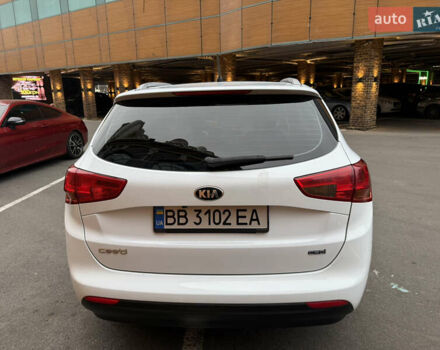 Білий Кіа Сід, об'ємом двигуна 1.6 л та пробігом 140 тис. км за 10400 $, фото 6 на Automoto.ua