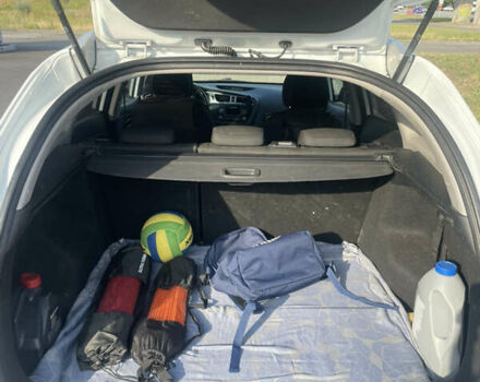 Білий Кіа Сід, об'ємом двигуна 1.6 л та пробігом 261 тис. км за 7500 $, фото 13 на Automoto.ua