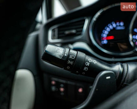 Белый Киа Сид, объемом двигателя 1.59 л и пробегом 204 тыс. км за 9622 $, фото 13 на Automoto.ua