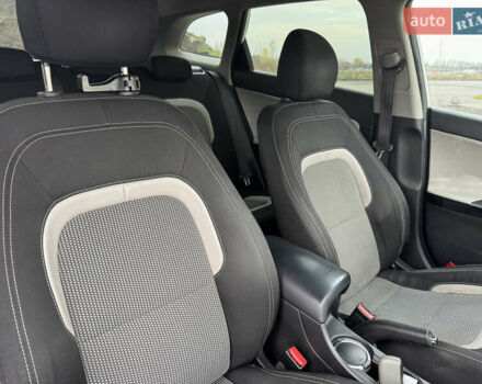 Білий Кіа Сід, об'ємом двигуна 1.6 л та пробігом 226 тис. км за 10500 $, фото 24 на Automoto.ua