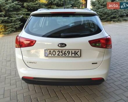 Білий Кіа Сід, об'ємом двигуна 1.58 л та пробігом 120 тис. км за 10600 $, фото 6 на Automoto.ua
