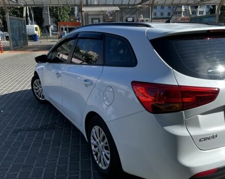 Білий Кіа Сід, об'ємом двигуна 1.6 л та пробігом 160 тис. км за 9000 $, фото 10 на Automoto.ua