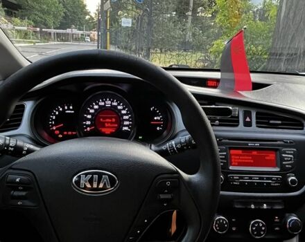 Білий Кіа Сід, об'ємом двигуна 1.6 л та пробігом 160 тис. км за 9000 $, фото 4 на Automoto.ua