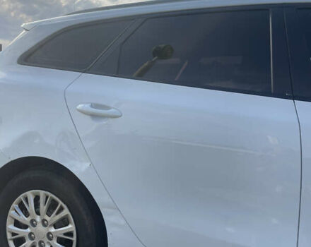 Белый Киа Сид, объемом двигателя 1.6 л и пробегом 261 тыс. км за 7500 $, фото 4 на Automoto.ua