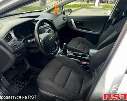 Білий Кіа Сід, об'ємом двигуна 1.6 л та пробігом 172 тис. км за 8800 $, фото 5 на Automoto.ua
