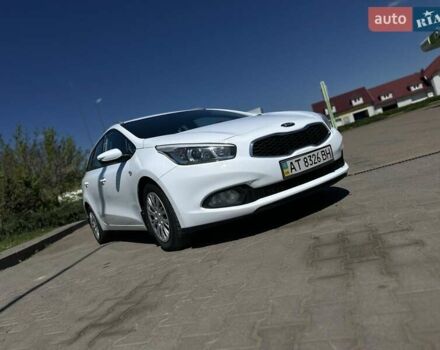 Белый Киа Сид, объемом двигателя 1.58 л и пробегом 161 тыс. км за 8400 $, фото 2 на Automoto.ua