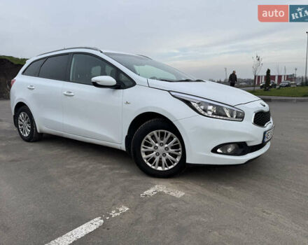 Білий Кіа Сід, об'ємом двигуна 1.6 л та пробігом 226 тис. км за 10500 $, фото 11 на Automoto.ua