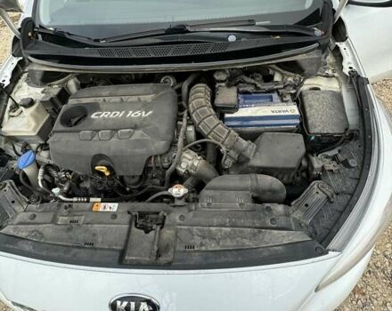 Білий Кіа Сід, об'ємом двигуна 1.6 л та пробігом 140 тис. км за 10500 $, фото 27 на Automoto.ua