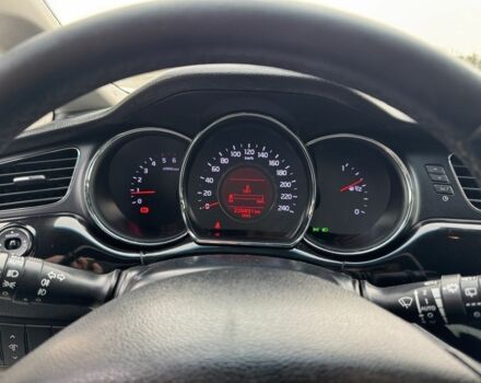 Білий Кіа Сід, об'ємом двигуна 1.6 л та пробігом 226 тис. км за 10500 $, фото 12 на Automoto.ua