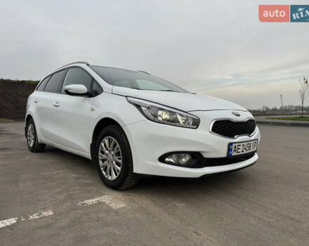 Білий Кіа Сід, об'ємом двигуна 1.6 л та пробігом 226 тис. км за 10500 $, фото 10 на Automoto.ua