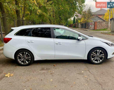 Белый Киа Сид, объемом двигателя 1.58 л и пробегом 285 тыс. км за 11500 $, фото 3 на Automoto.ua