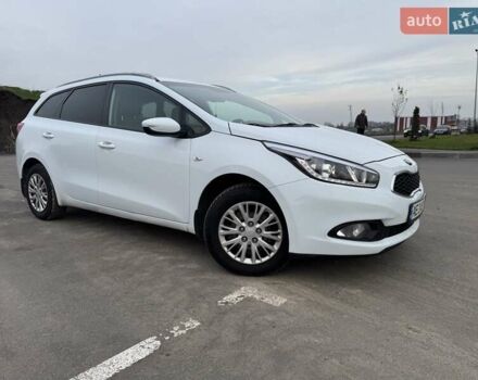 Белый Киа Сид, объемом двигателя 1.6 л и пробегом 228 тыс. км за 9900 $, фото 2 на Automoto.ua