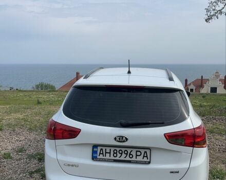 Белый Киа Сид, объемом двигателя 1.6 л и пробегом 160 тыс. км за 9000 $, фото 2 на Automoto.ua