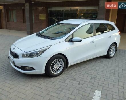 Білий Кіа Сід, об'ємом двигуна 1.58 л та пробігом 120 тис. км за 10600 $, фото 10 на Automoto.ua