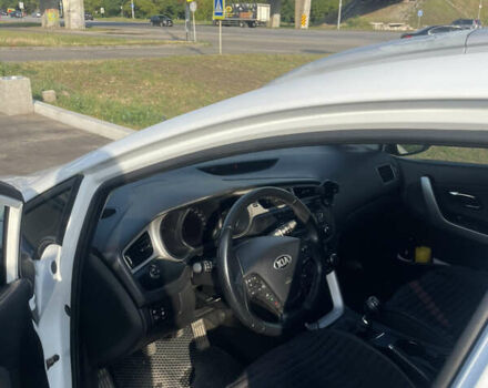 Белый Киа Сид, объемом двигателя 1.6 л и пробегом 261 тыс. км за 7500 $, фото 9 на Automoto.ua