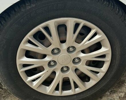 Білий Кіа Сід, об'ємом двигуна 1.6 л та пробігом 140 тис. км за 10500 $, фото 46 на Automoto.ua