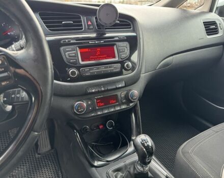 Білий Кіа Сід, об'ємом двигуна 1.6 л та пробігом 226 тис. км за 10500 $, фото 13 на Automoto.ua