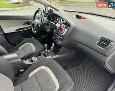 Білий Кіа Сід, об'ємом двигуна 1.6 л та пробігом 226 тис. км за 10500 $, фото 25 на Automoto.ua