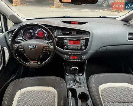 Білий Кіа Сід, об'ємом двигуна 1.6 л та пробігом 140 тис. км за 10400 $, фото 13 на Automoto.ua