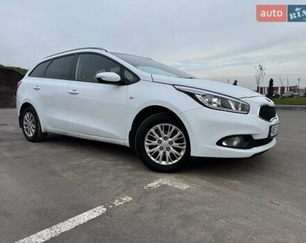 Белый Киа Сид, объемом двигателя 1.6 л и пробегом 228 тыс. км за 9900 $, фото 4 на Automoto.ua