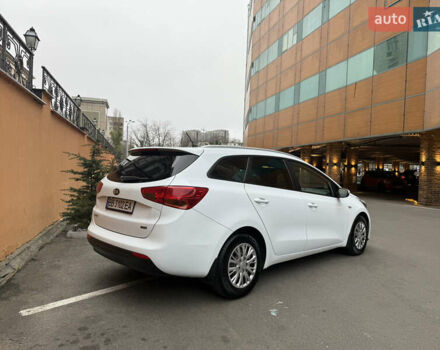 Білий Кіа Сід, об'ємом двигуна 1.6 л та пробігом 140 тис. км за 10400 $, фото 5 на Automoto.ua