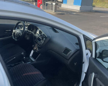 Білий Кіа Сід, об'ємом двигуна 1.6 л та пробігом 261 тис. км за 7500 $, фото 16 на Automoto.ua