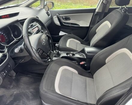 Білий Кіа Сід, об'ємом двигуна 1.6 л та пробігом 226 тис. км за 10500 $, фото 11 на Automoto.ua