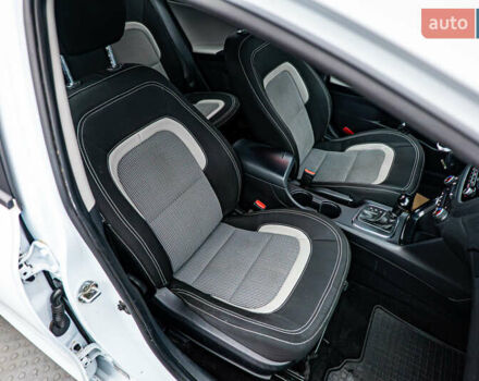 Белый Киа Сид, объемом двигателя 1.59 л и пробегом 204 тыс. км за 9622 $, фото 17 на Automoto.ua