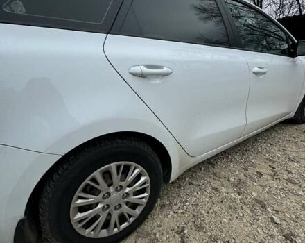 Білий Кіа Сід, об'ємом двигуна 1.6 л та пробігом 140 тис. км за 10500 $, фото 14 на Automoto.ua